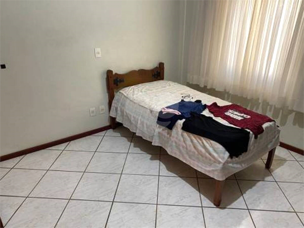 Casa à venda com 3 quartos, 321m² - Foto 7