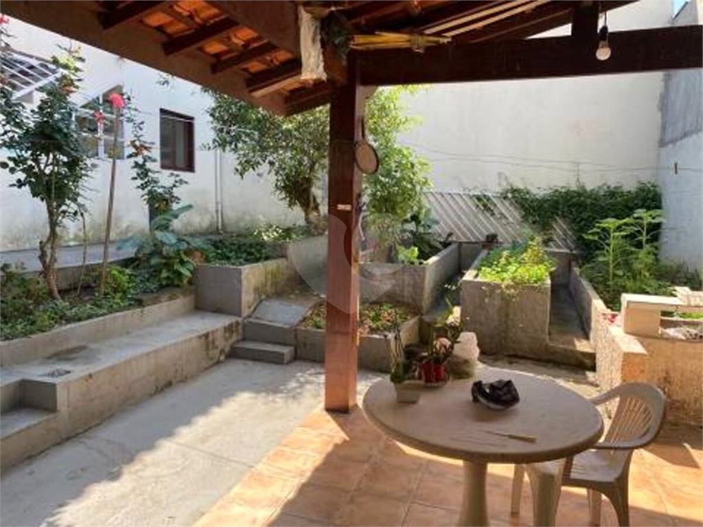 Casa à venda com 3 quartos, 321m² - Foto 15