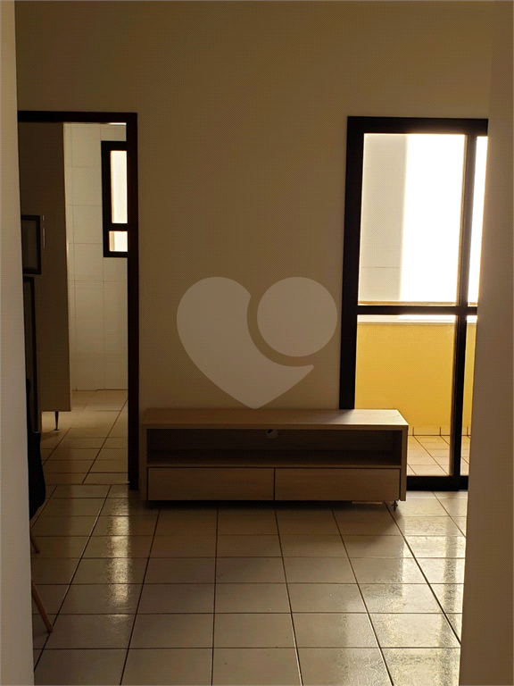 Apartamento para alugar com 3 quartos, 80m² - Foto 8