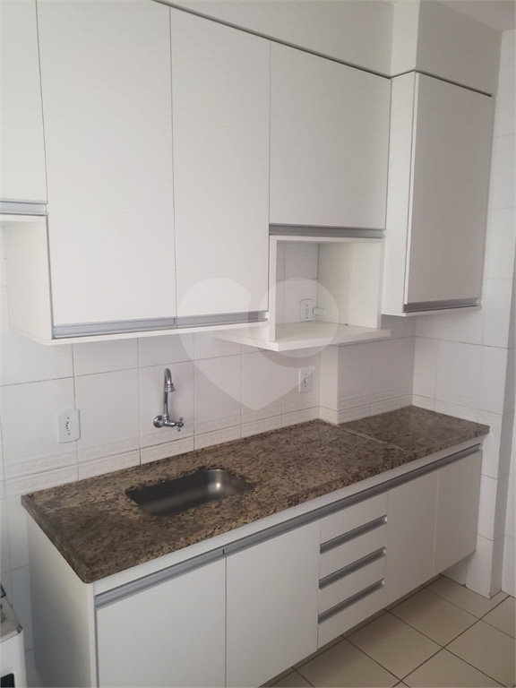 Apartamento para alugar com 3 quartos, 80m² - Foto 3