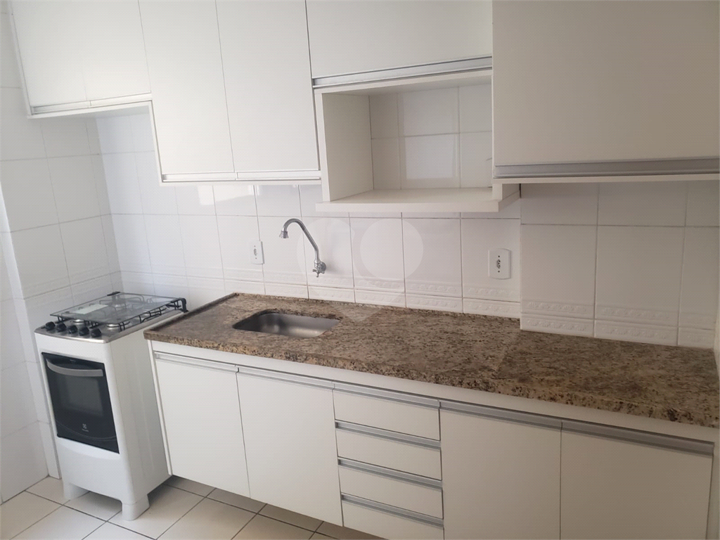 Apartamento para alugar com 3 quartos, 80m² - Foto 1