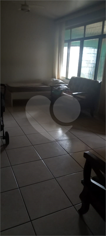 Casa à venda com 3 quartos, 257m² - Foto 2