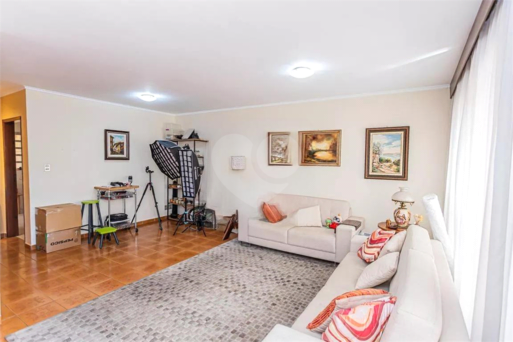 Casa à venda com 282m², 3 quartos e 4 vagas 