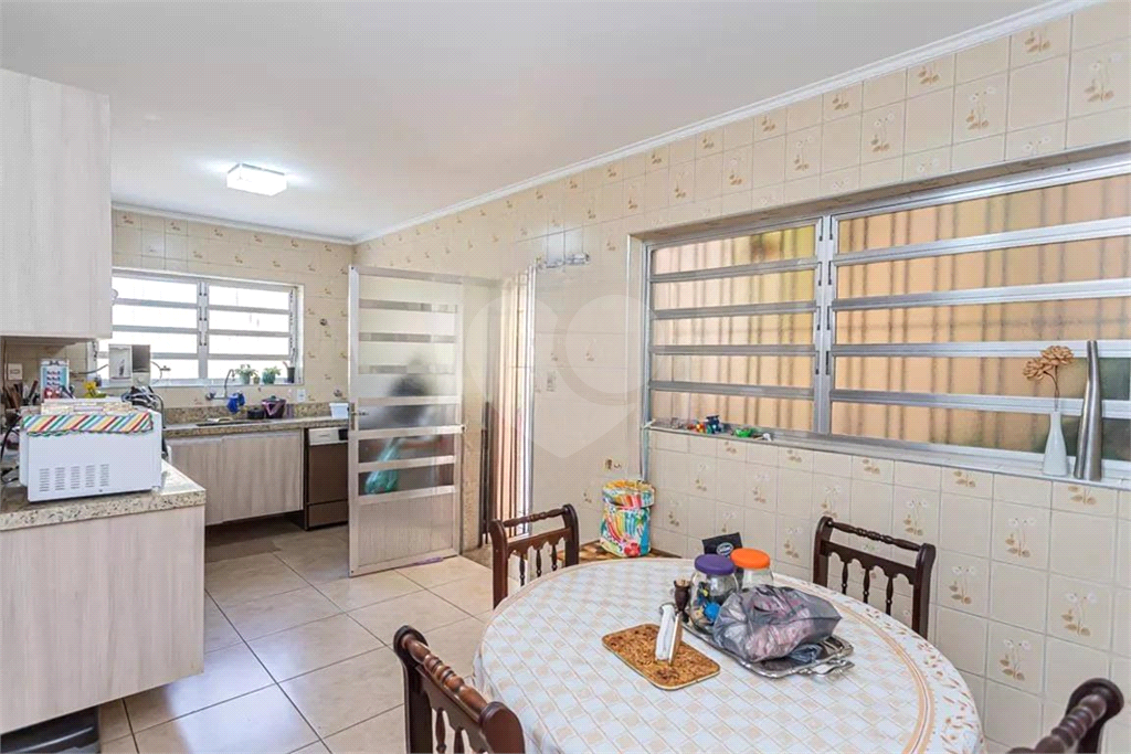 Casa à venda com 282m², 3 quartos e 4 vagas 