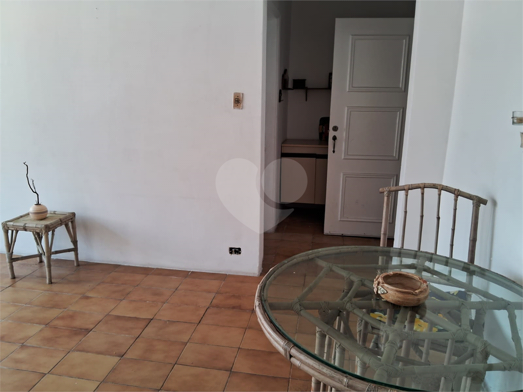 Apartamento com 2 dormitórios e 1 vaga na Praia de Pitangueiras - Guarujá - Oportunidade de Verão! 