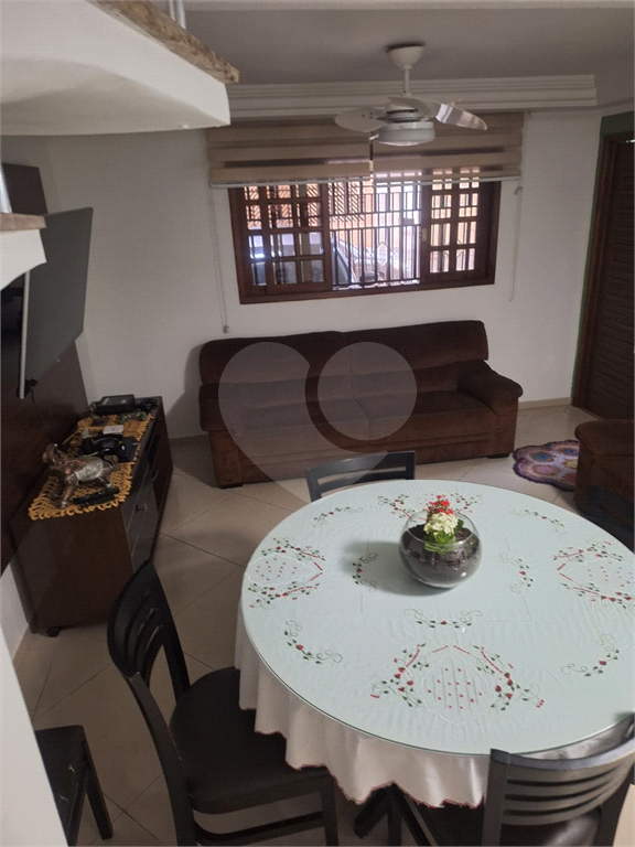 Sobrado à venda com 2 quartos, 160m² - Foto 2