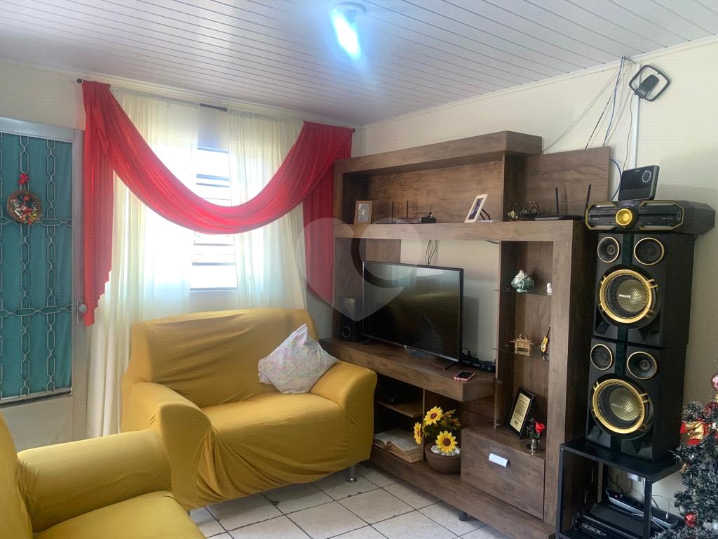 Casa à venda com 5 quartos, 99m² - Foto 2