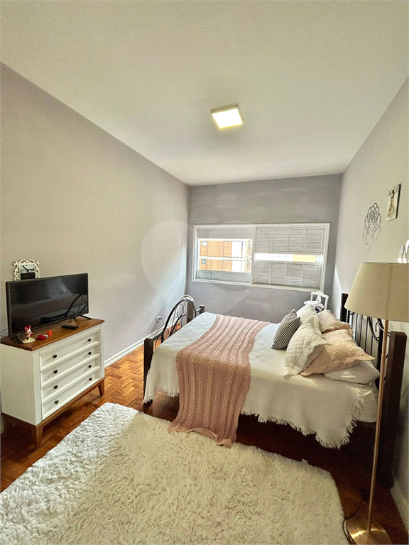 Apartamento 105 metros, 2 dormitórios, 2 banheiros, 1 vaga, localizado a uma quadra da Paulista 