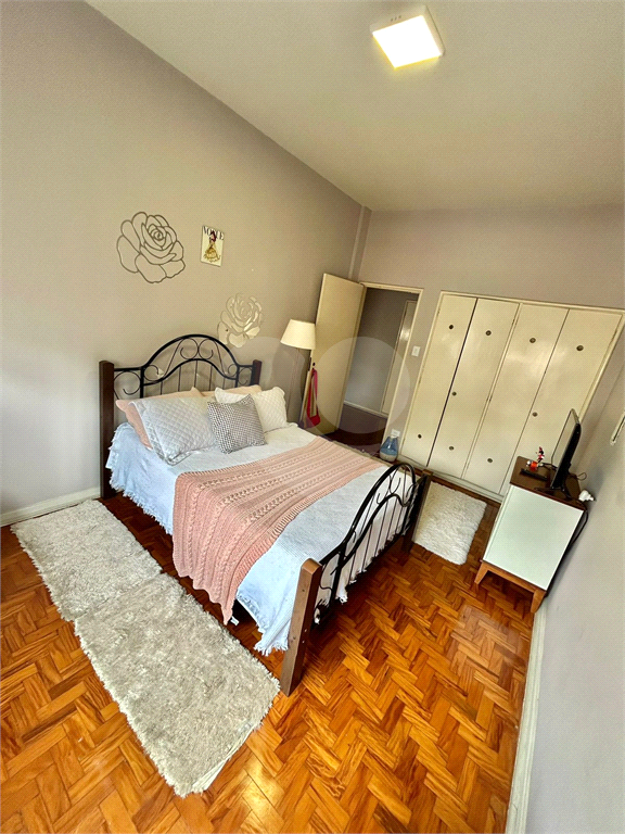 Apartamento 105 metros, 2 dormitórios, 2 banheiros, 1 vaga, localizado a uma quadra da Paulista 