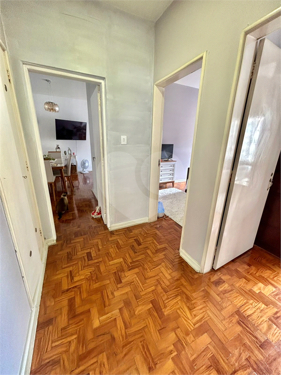 Apartamento 105 metros, 2 dormitórios, 2 banheiros, 1 vaga, localizado a uma quadra da Paulista 