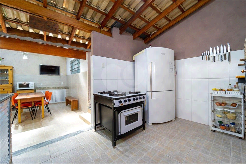 Casa à venda com 4 quartos, 328m² - Foto 17