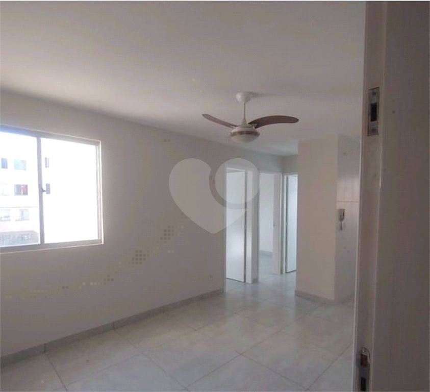 Apartamento à venda com 2 quartos, 48m² - Foto 3