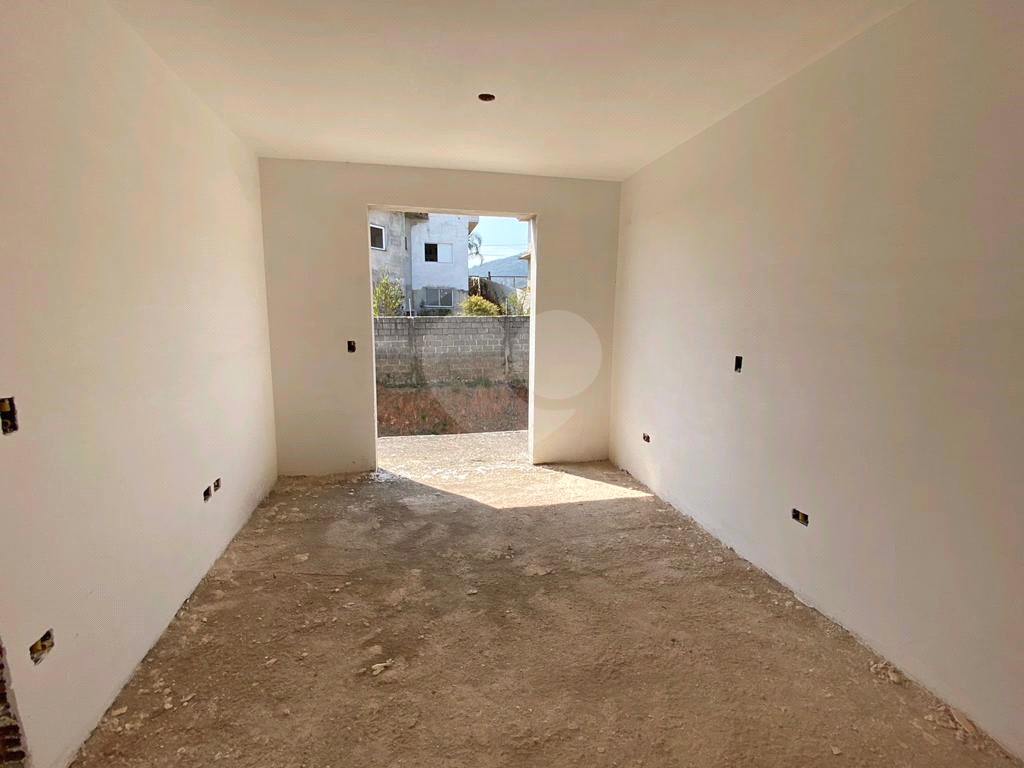 Casa à venda com 3 quartos, 227m² - Foto 4