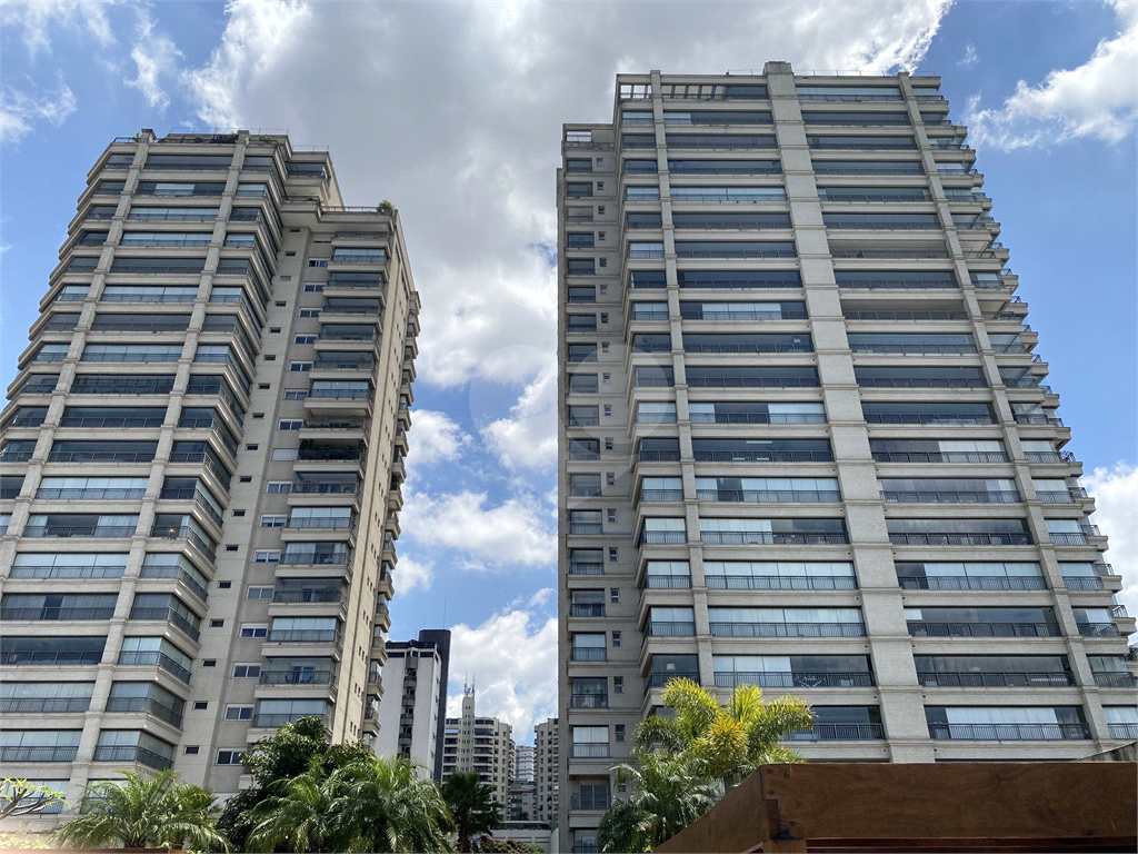 Apartamento à venda com 3 quartos, 472m² - Foto 2