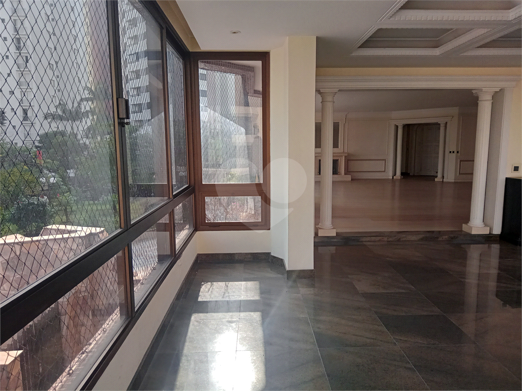 Apartamento 1 por andar a venda com preço de oportunidade.