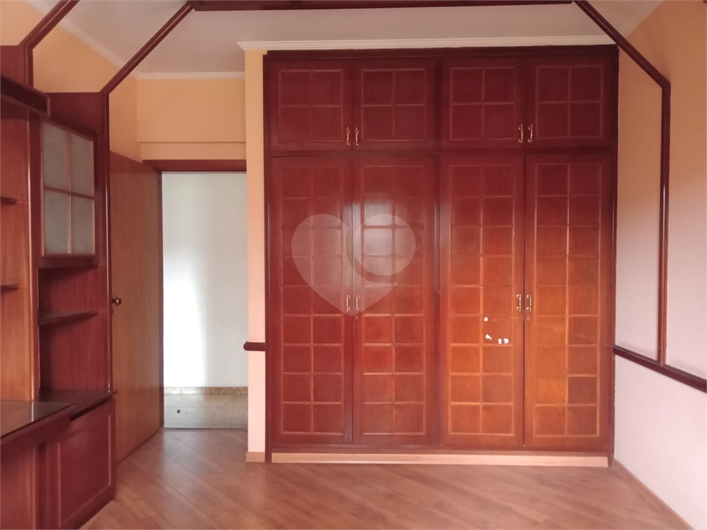 Apartamento 1 por andar a venda com preço de oportunidade.