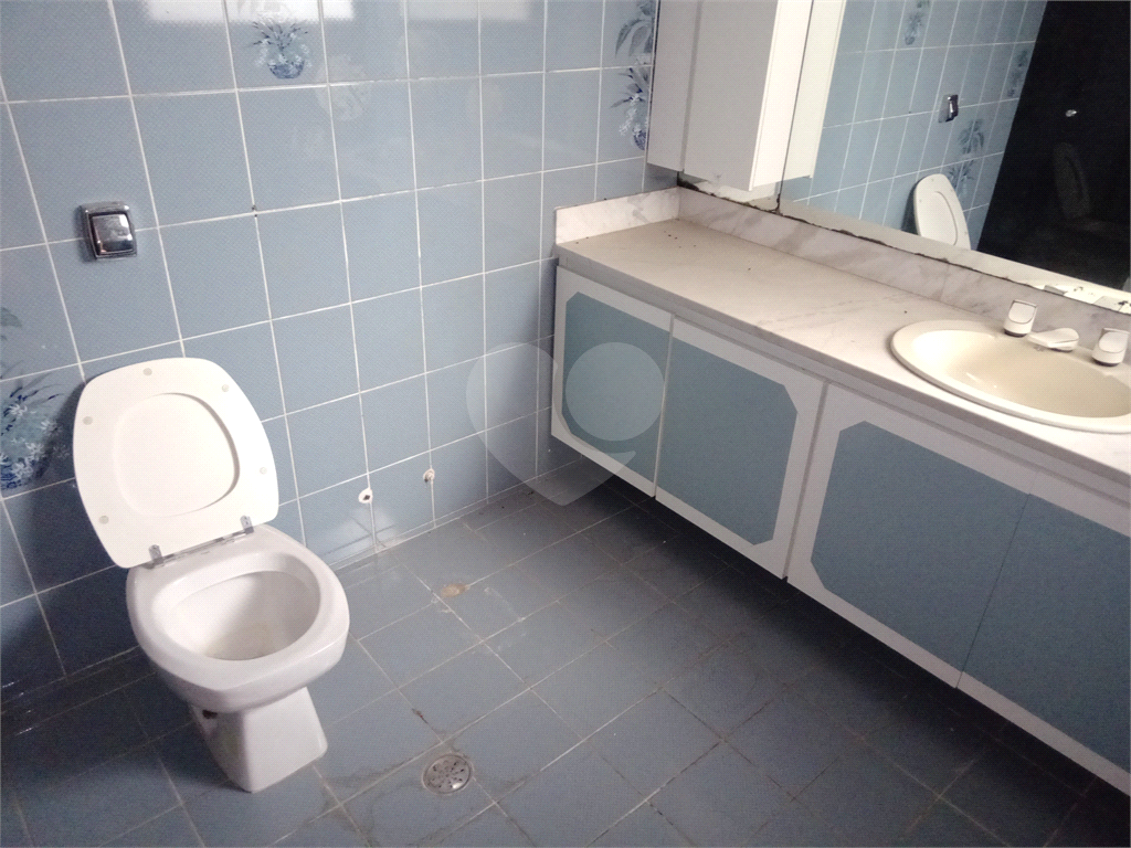 Apartamento 1 por andar a venda com preço de oportunidade.