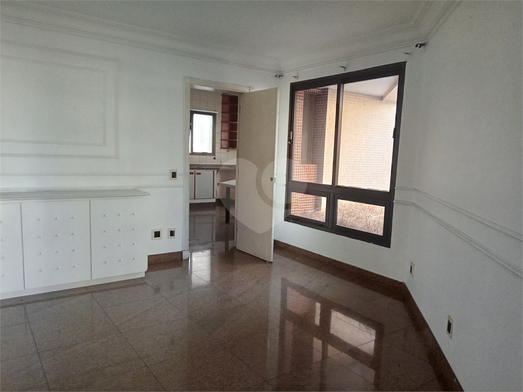 Apartamento 1 por andar a venda com preço de oportunidade.