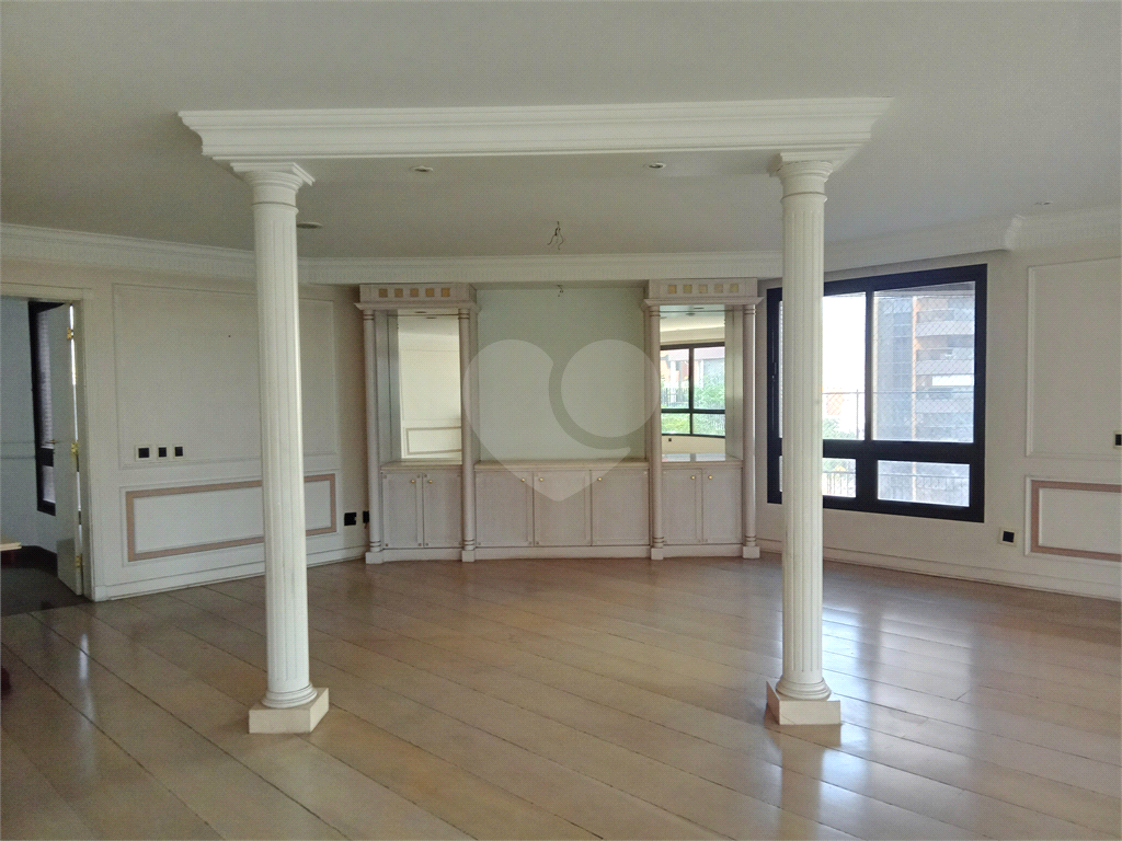 Apartamento 1 por andar a venda com preço de oportunidade.
