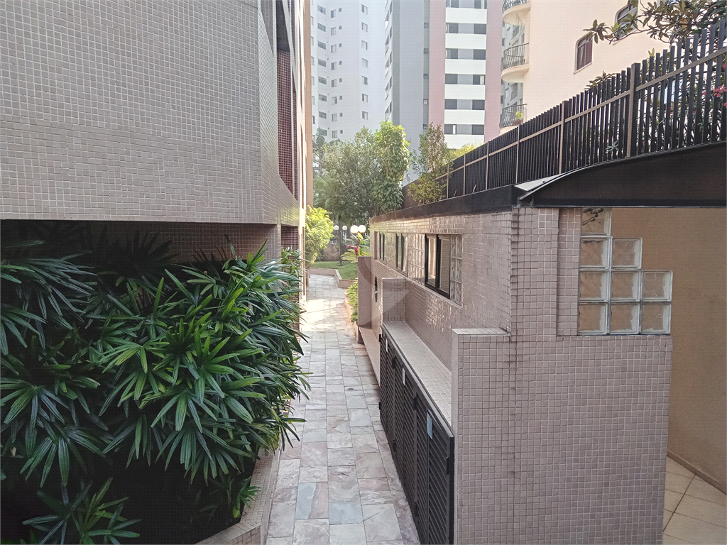 Apartamento 1 por andar a venda com preço de oportunidade.