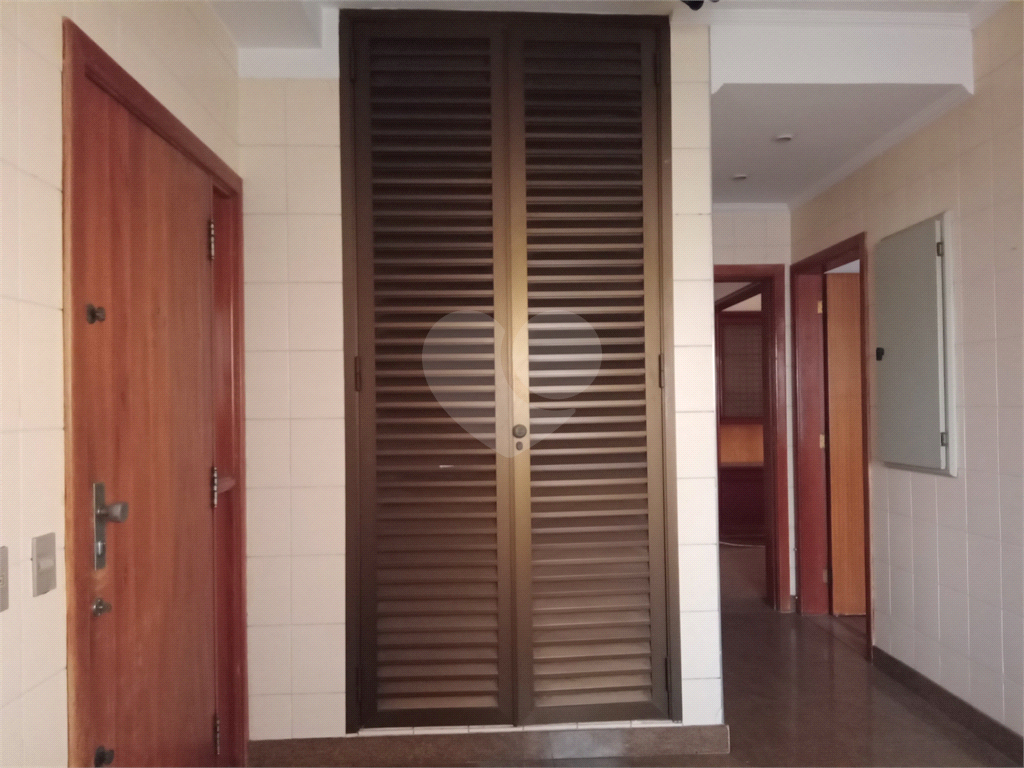 Apartamento 1 por andar a venda com preço de oportunidade.
