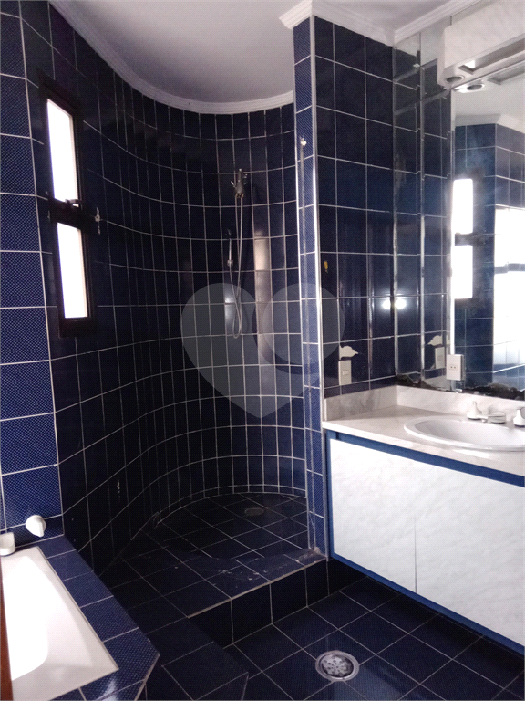 Apartamento 1 por andar a venda com preço de oportunidade.