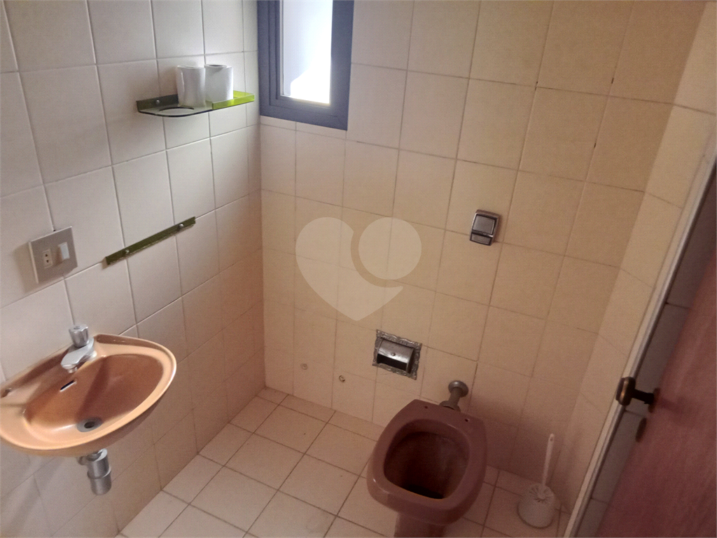 Apartamento 1 por andar a venda com preço de oportunidade.
