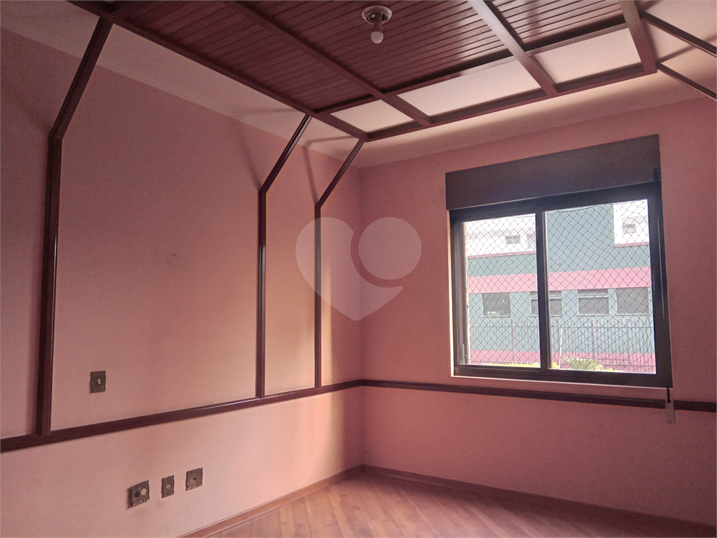 Apartamento 1 por andar a venda com preço de oportunidade.