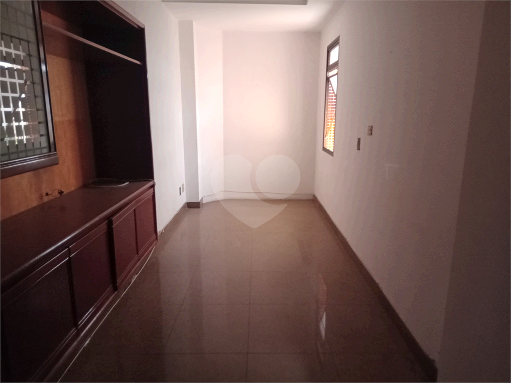 Apartamento 1 por andar a venda com preço de oportunidade.