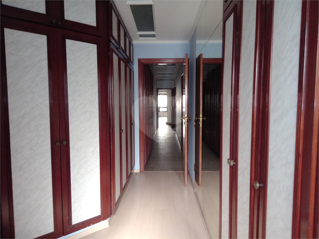 Apartamento 1 por andar a venda com preço de oportunidade.