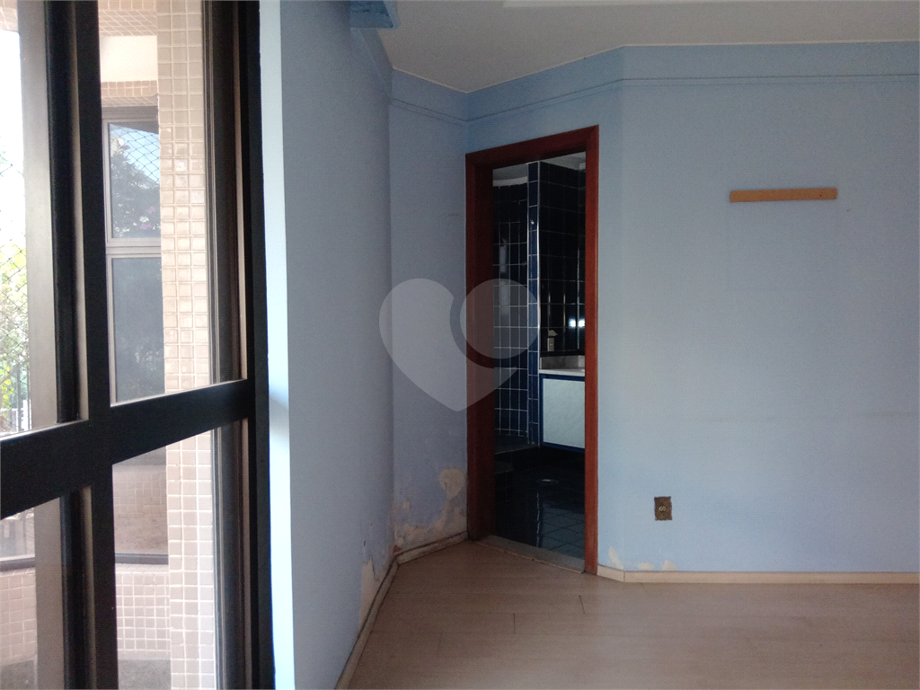Apartamento 1 por andar a venda com preço de oportunidade.