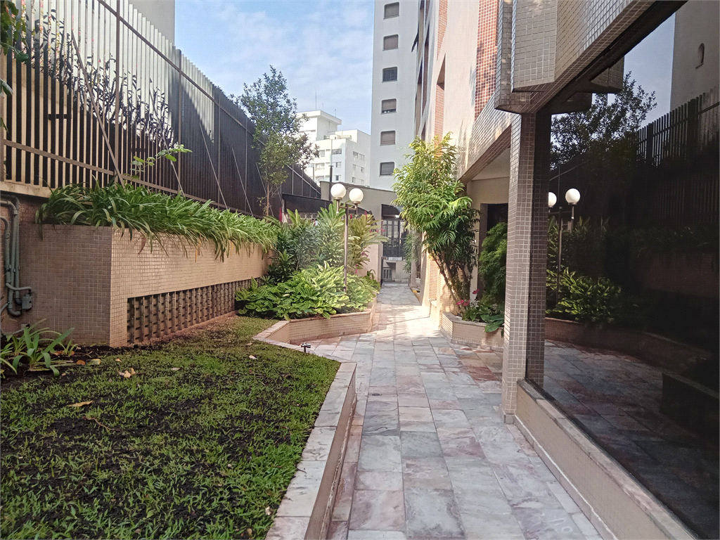 Apartamento 1 por andar a venda com preço de oportunidade.