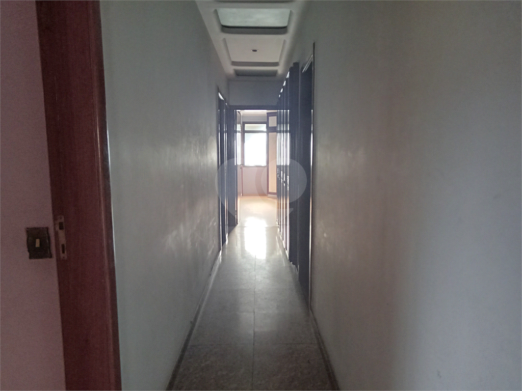 Apartamento 1 por andar a venda com preço de oportunidade.