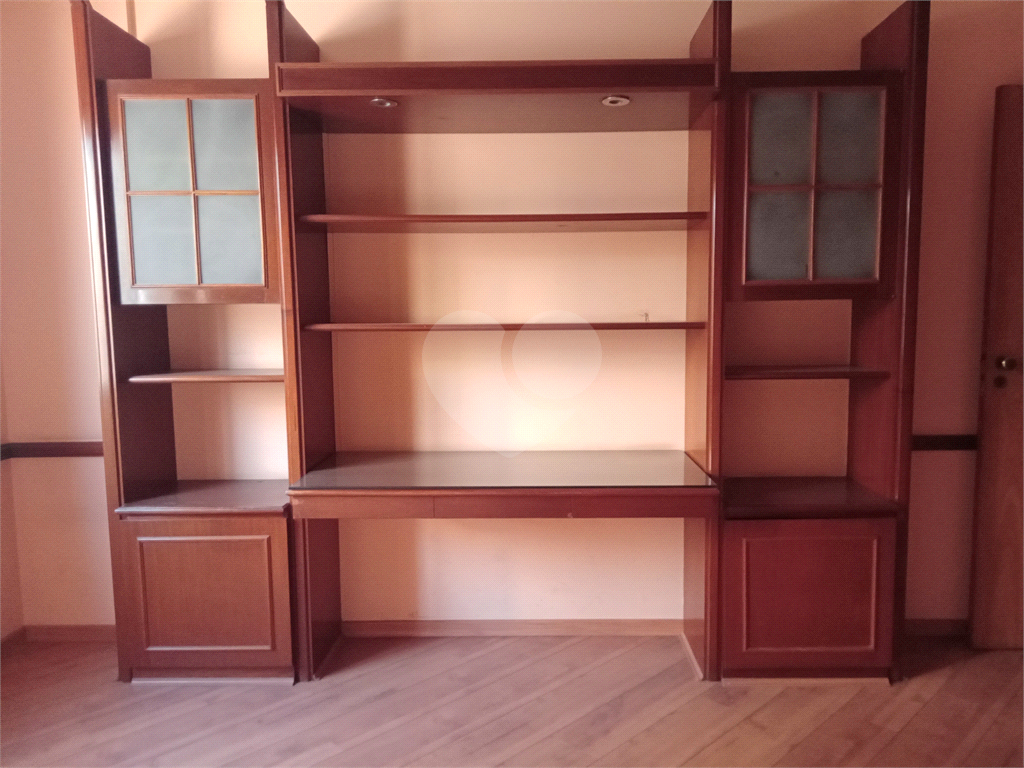Apartamento 1 por andar a venda com preço de oportunidade.