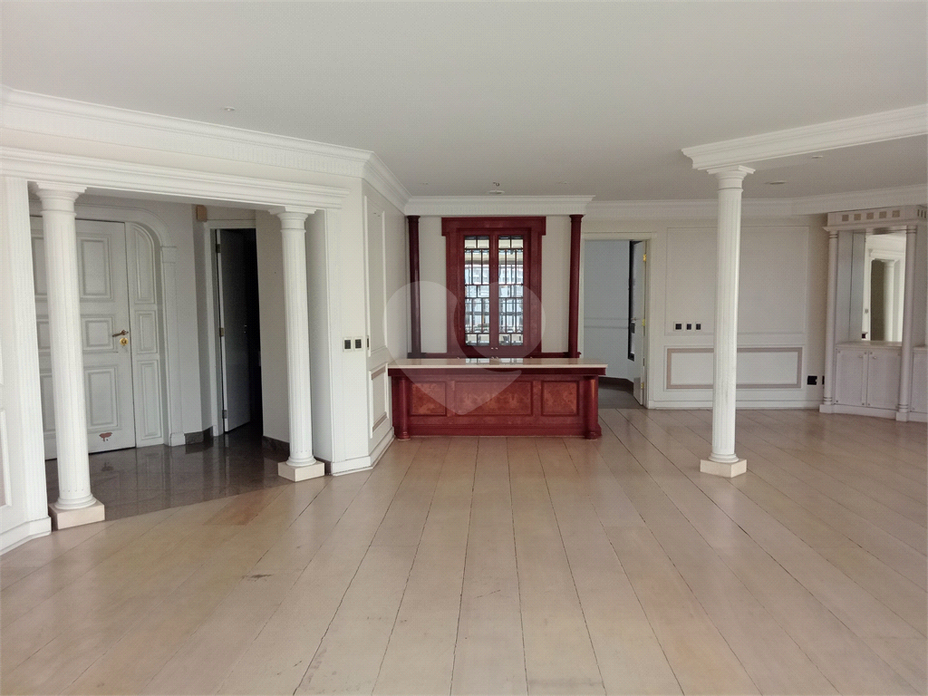 Apartamento 1 por andar a venda com preço de oportunidade.