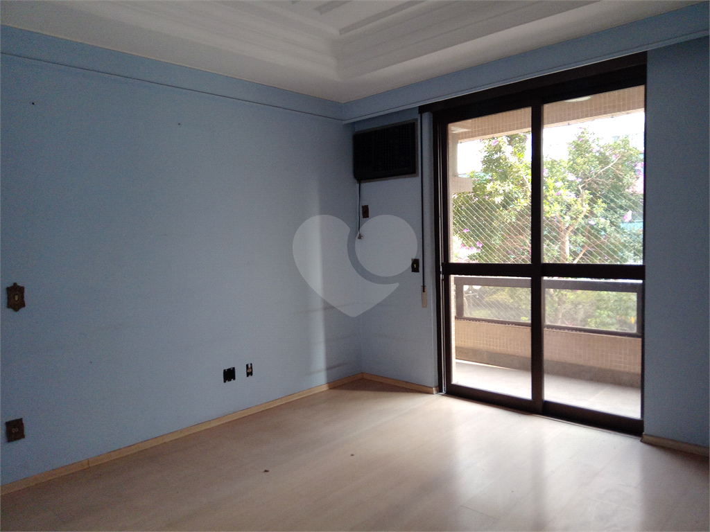 Apartamento 1 por andar a venda com preço de oportunidade.