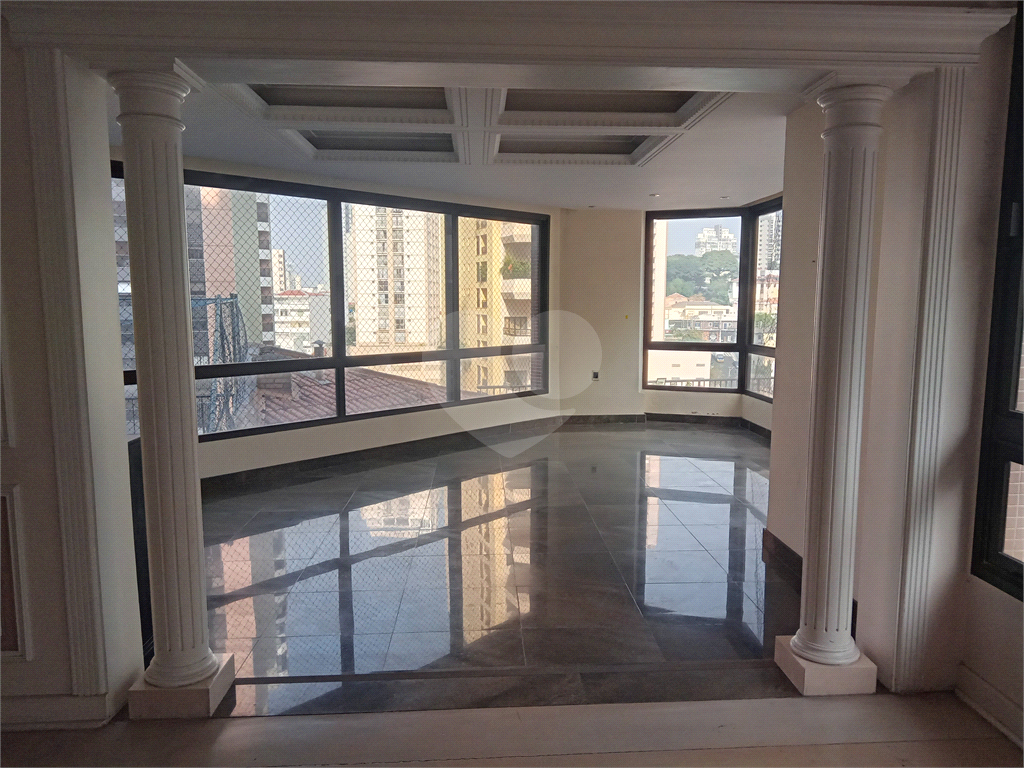 Apartamento 1 por andar a venda com preço de oportunidade.