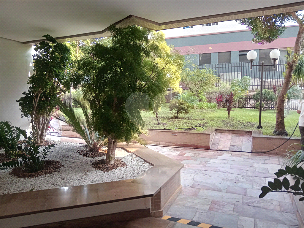 Apartamento 1 por andar a venda com preço de oportunidade.