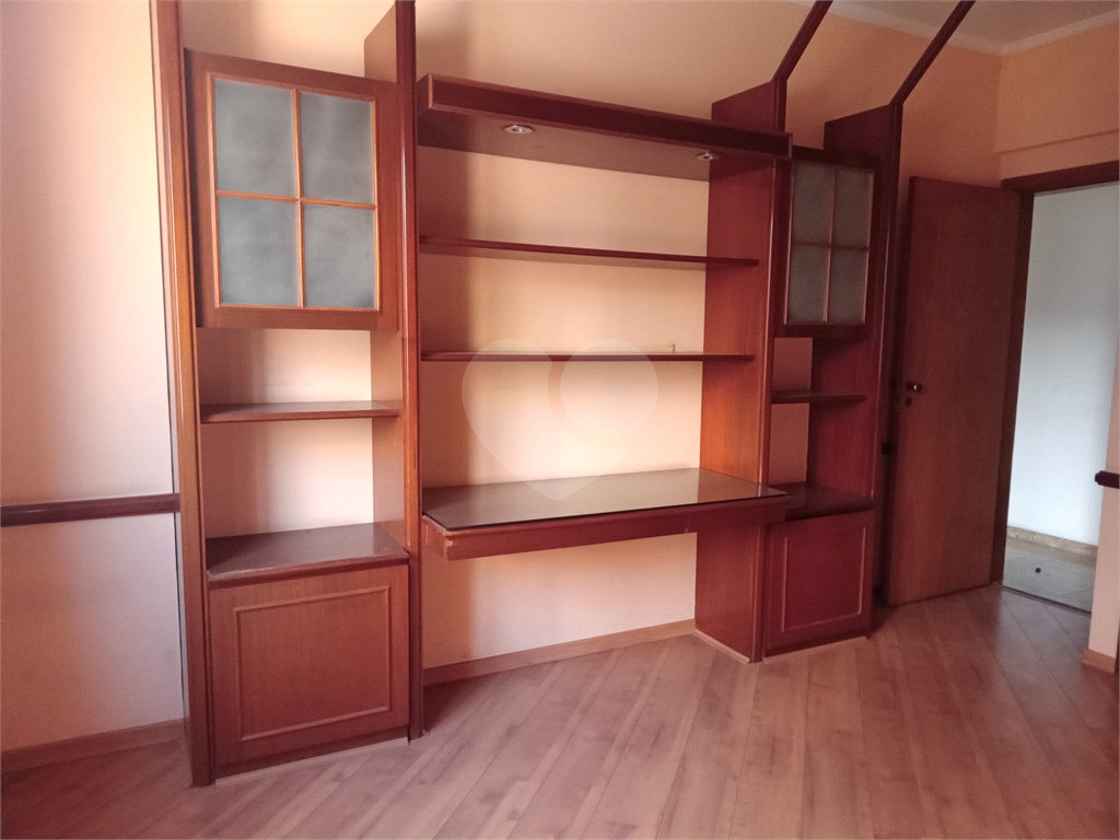 Apartamento 1 por andar a venda com preço de oportunidade.