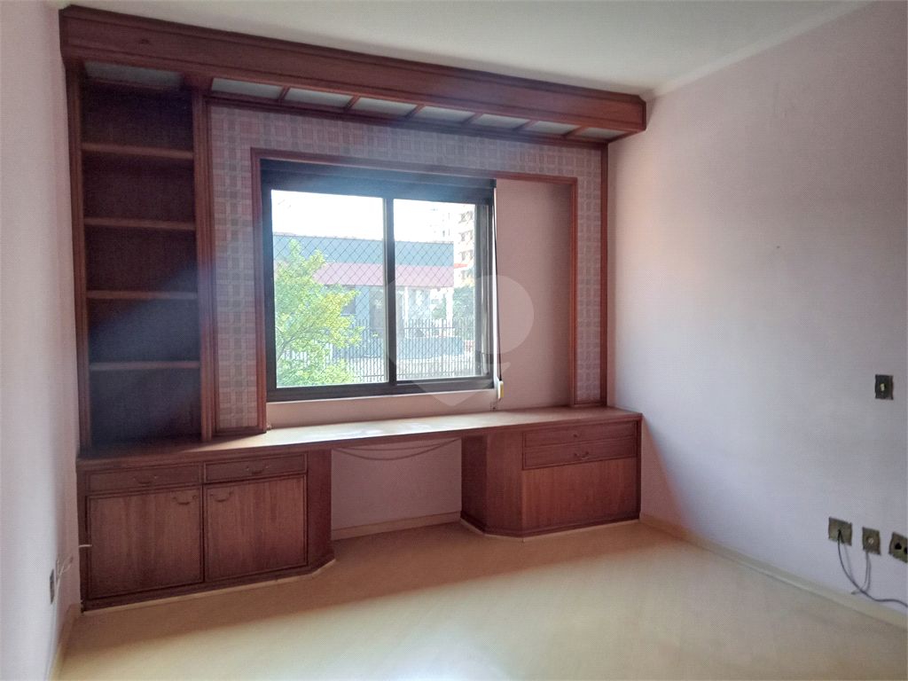 Apartamento 1 por andar a venda com preço de oportunidade.