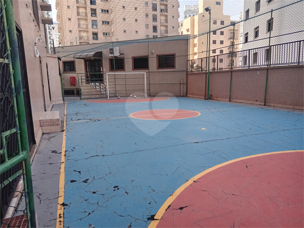 Apartamento 1 por andar a venda com preço de oportunidade.