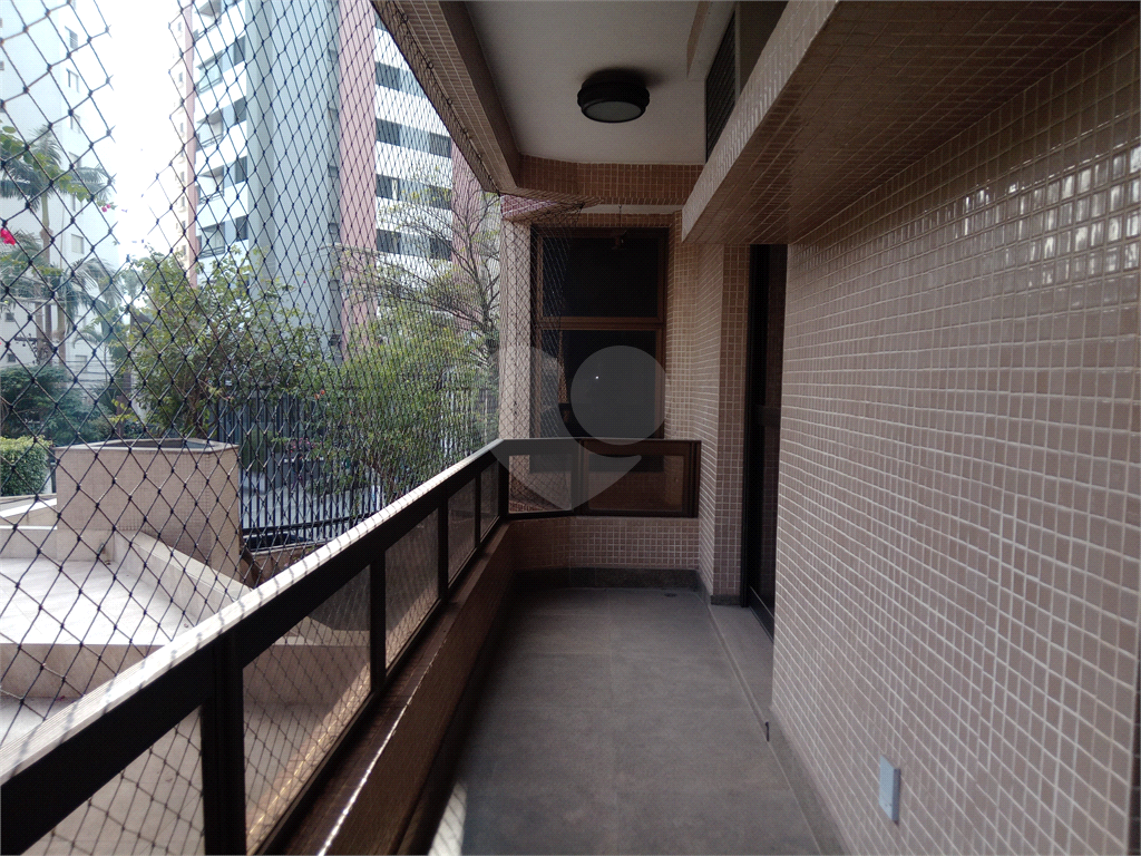 Apartamento 1 por andar a venda com preço de oportunidade.