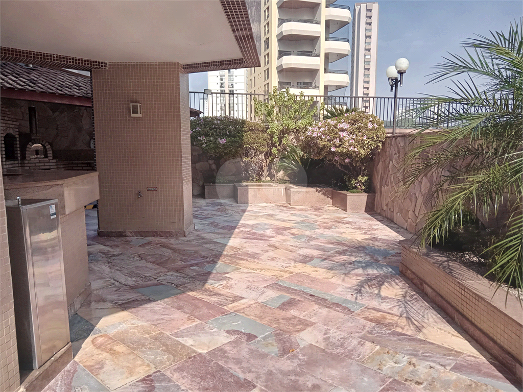 Apartamento 1 por andar a venda com preço de oportunidade.
