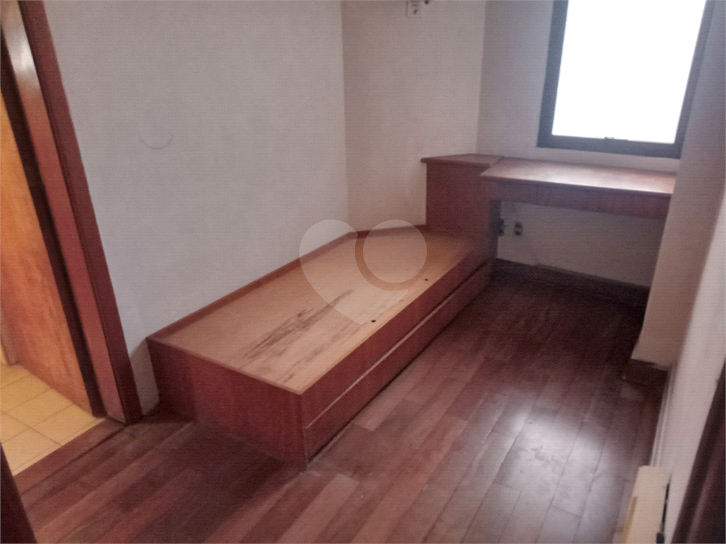 Apartamento 1 por andar a venda com preço de oportunidade.