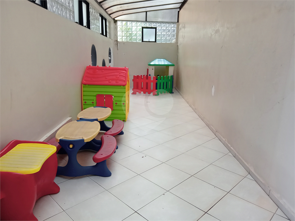 Apartamento 1 por andar a venda com preço de oportunidade.