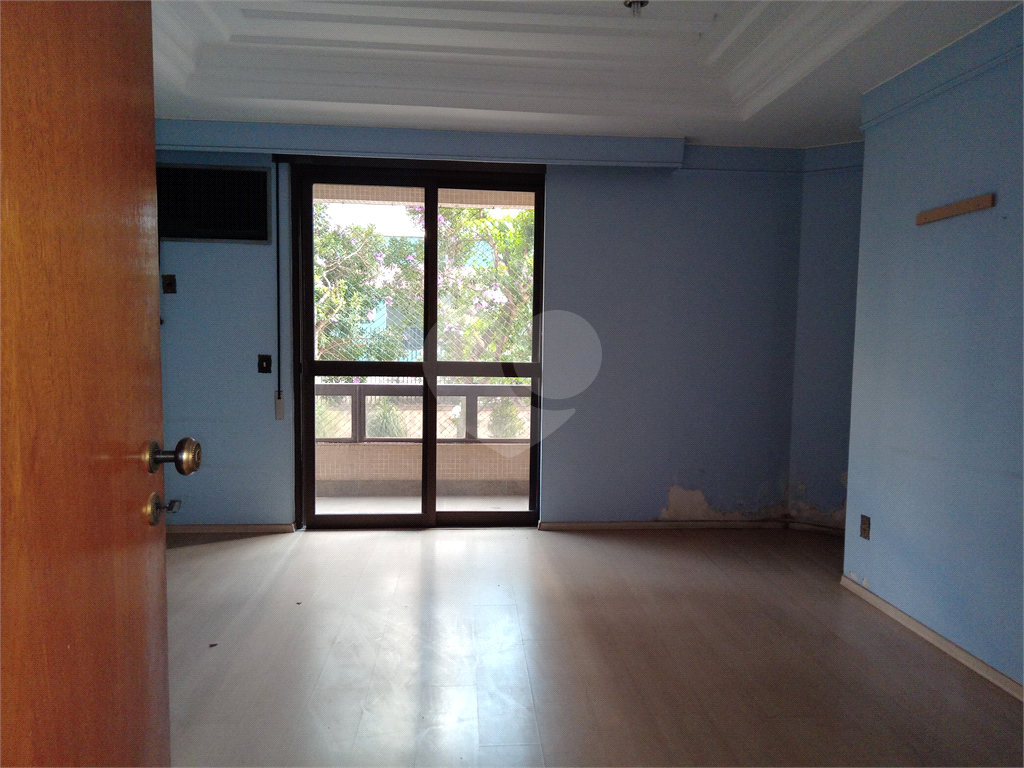 Apartamento 1 por andar a venda com preço de oportunidade.