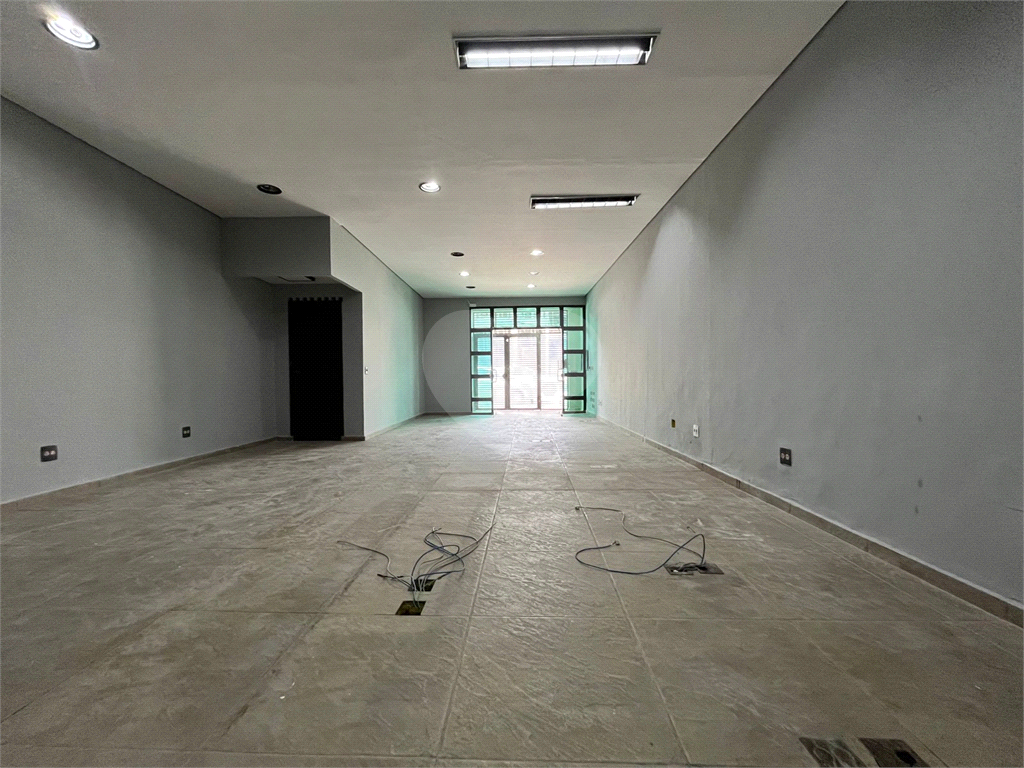 Venda ou locacao em predio comercial - Metro Santana-