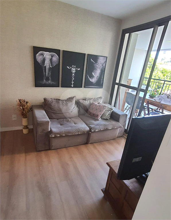 Apartamento à venda com 2 quartos, 64m² - Foto 3