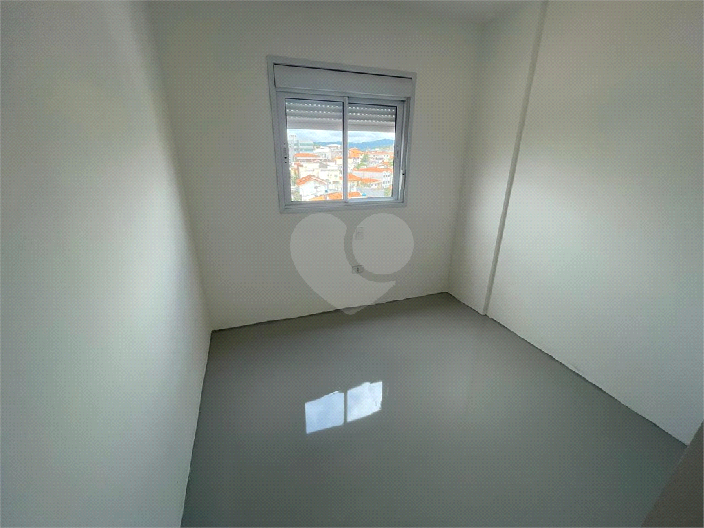 apartamento ao lado do metro