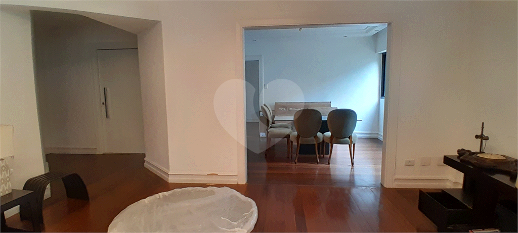 Apartamento no Real Parque